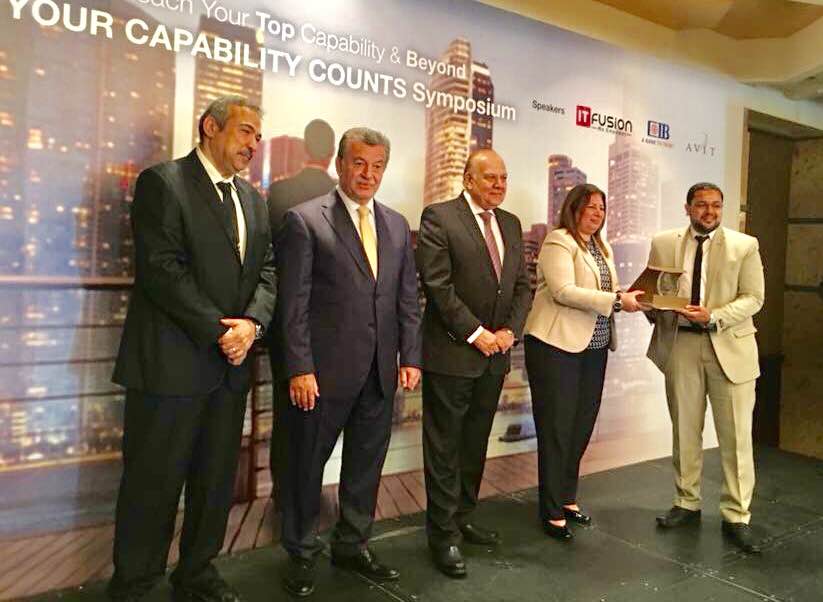 تكريم رسمي من رئيس مركز اعتماد هندسة البرمجيات (SECC) ورئيس مركز الإبتكار التكنولوجي وريادة الأعمال (TIEC)